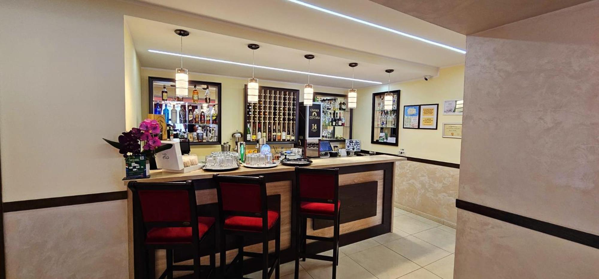 Pensiune Restaurant Pizzerie 2 Pauni Borşa Екстериор снимка